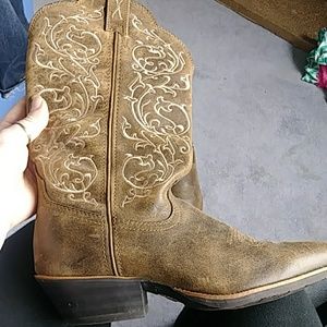 Twisted X boots. Cowboy style